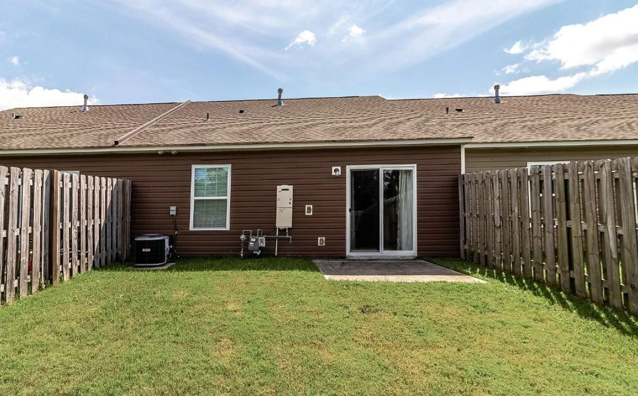 960 Madrid Ct - Photo 3 of 20