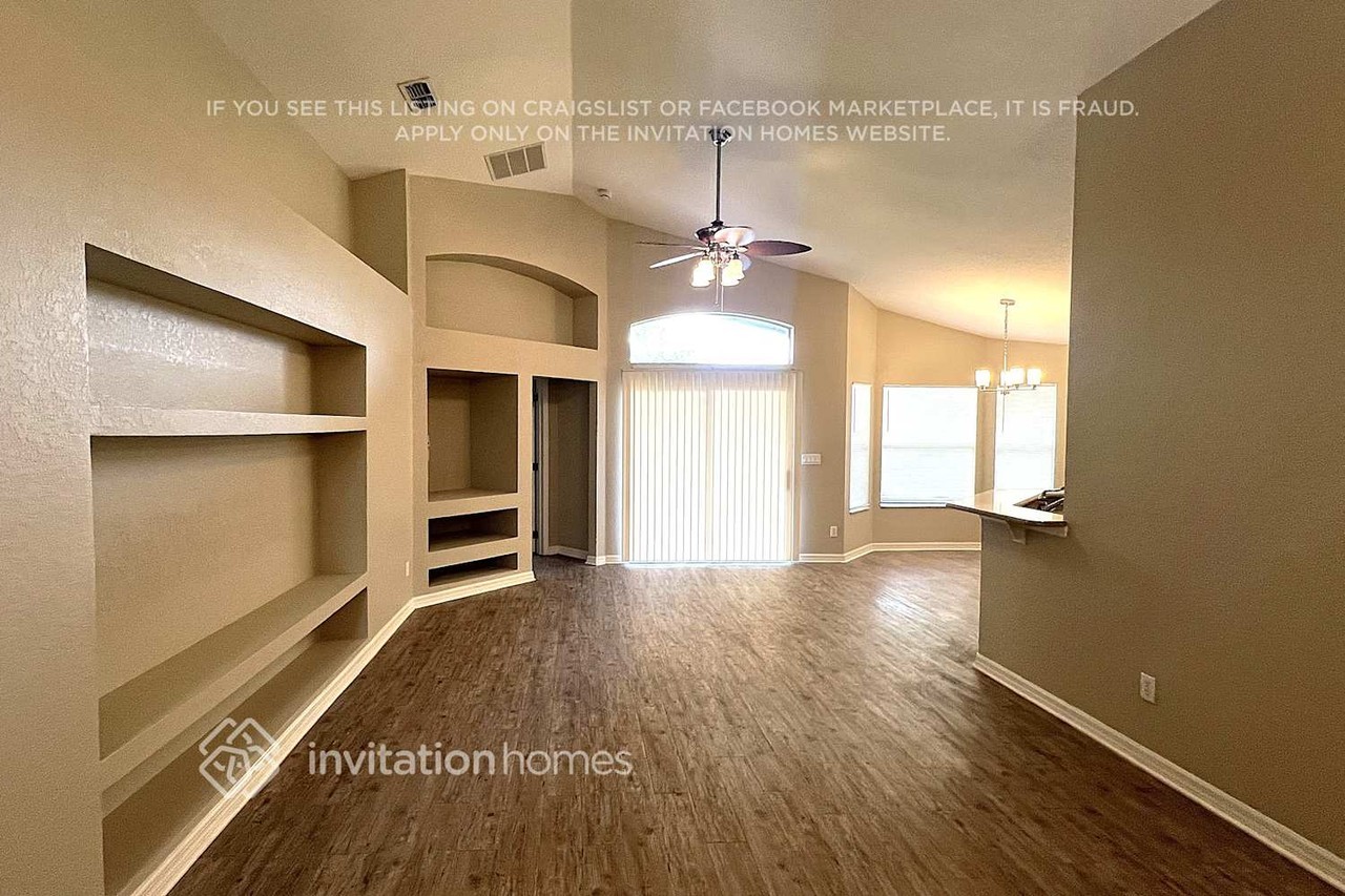 15035 Sawgrass Bluff Dr - Photo 2 of 11