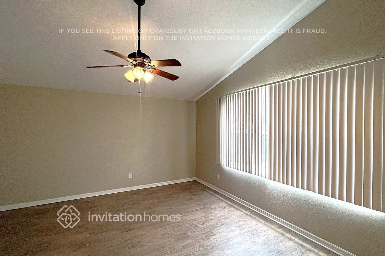15035 Sawgrass Bluff Dr - Photo 5 of 11