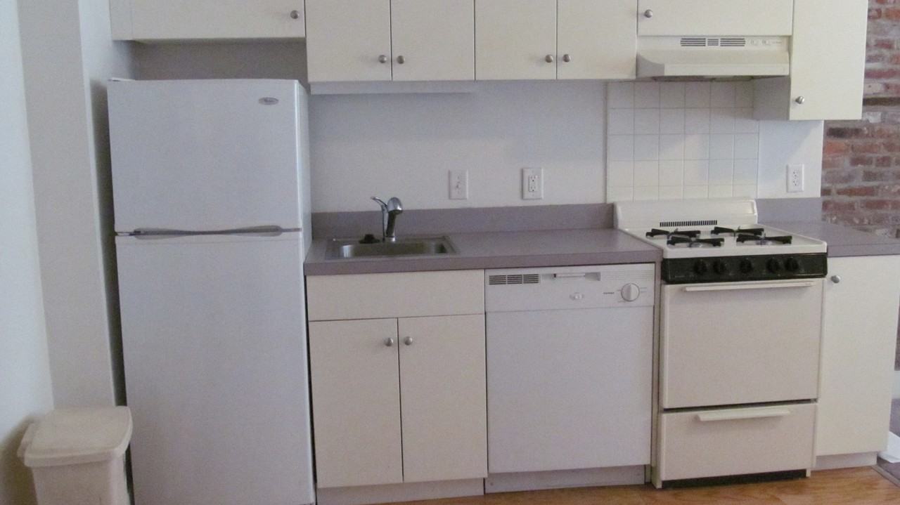 330-332 S. Juniper St - Photo 3 of 6