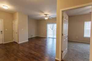 featured image of 923 W Battlefield St