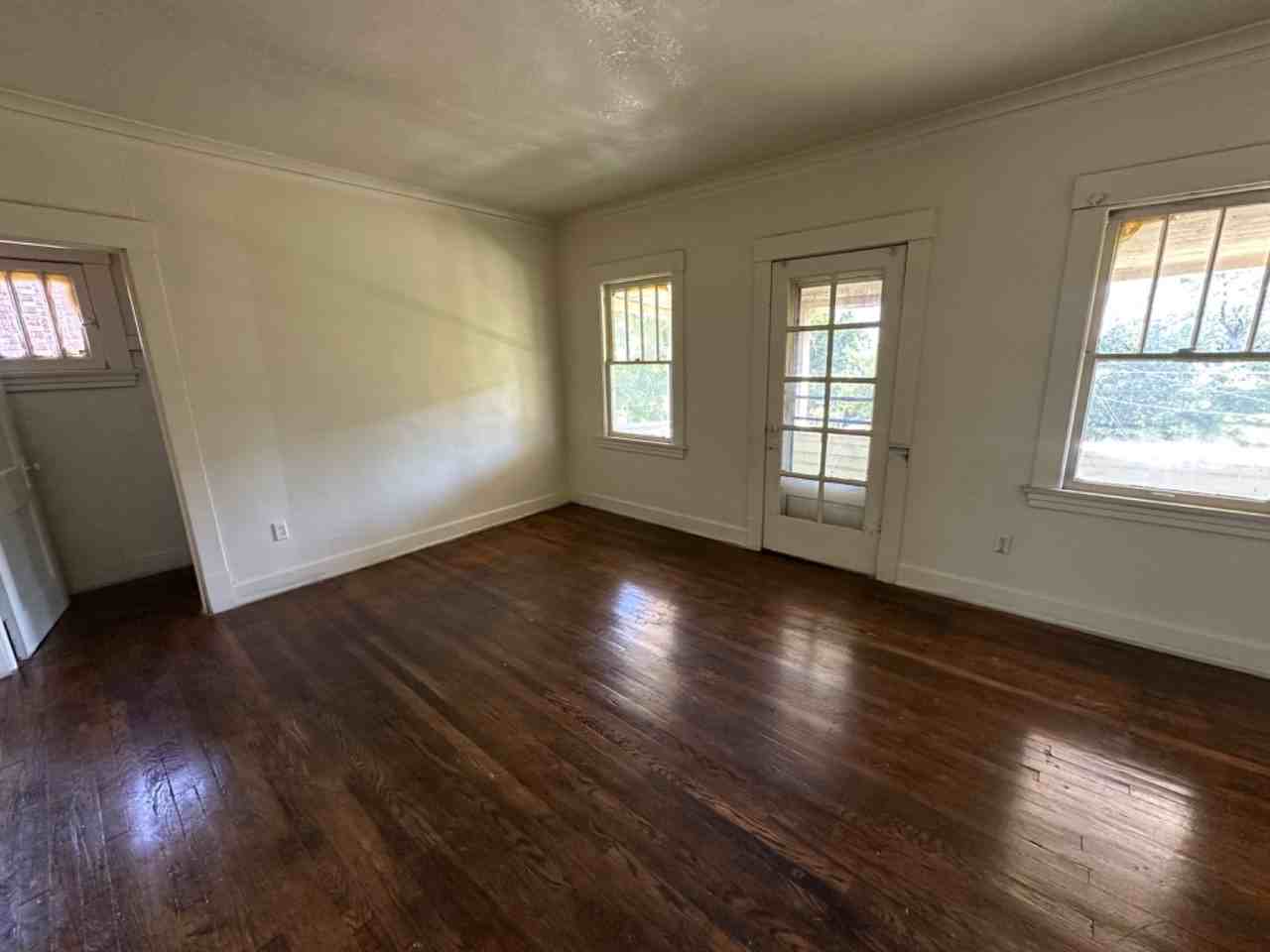 2234 Ohio Ave - Photo 2 of 9