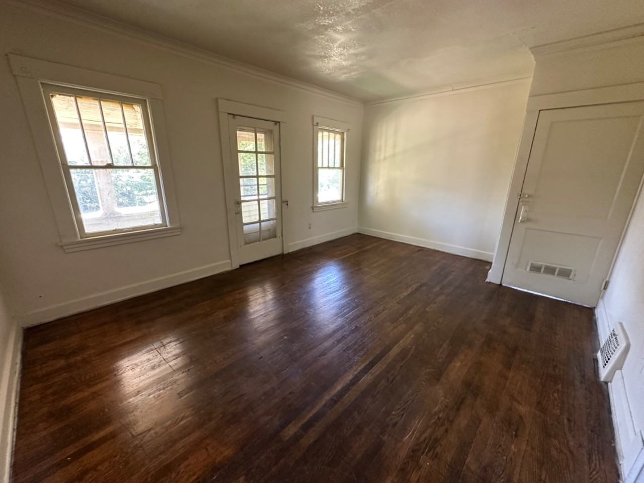 2234 Ohio Ave - Photo 3 of 9