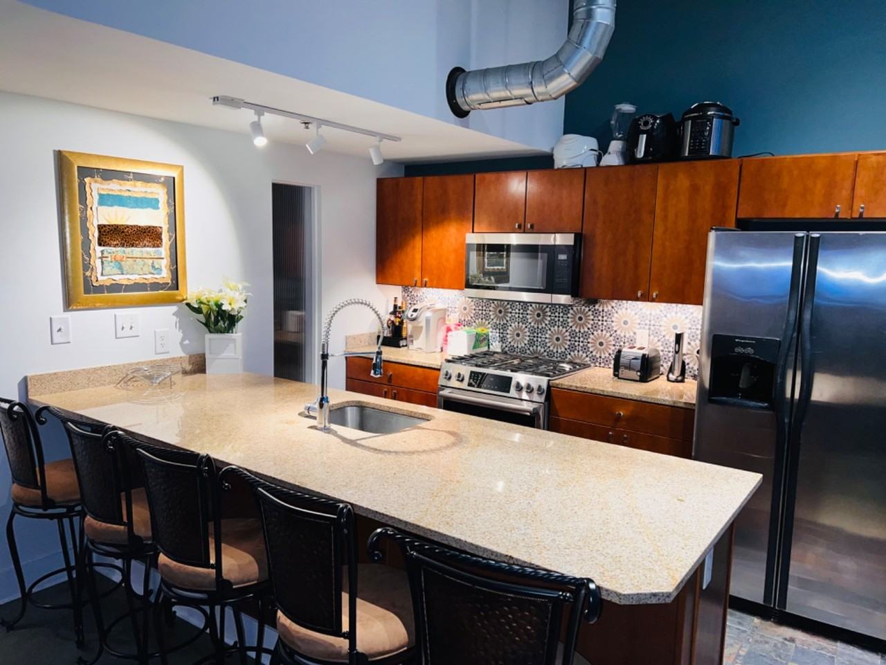 353 W 4th St - Photo 4 of 19