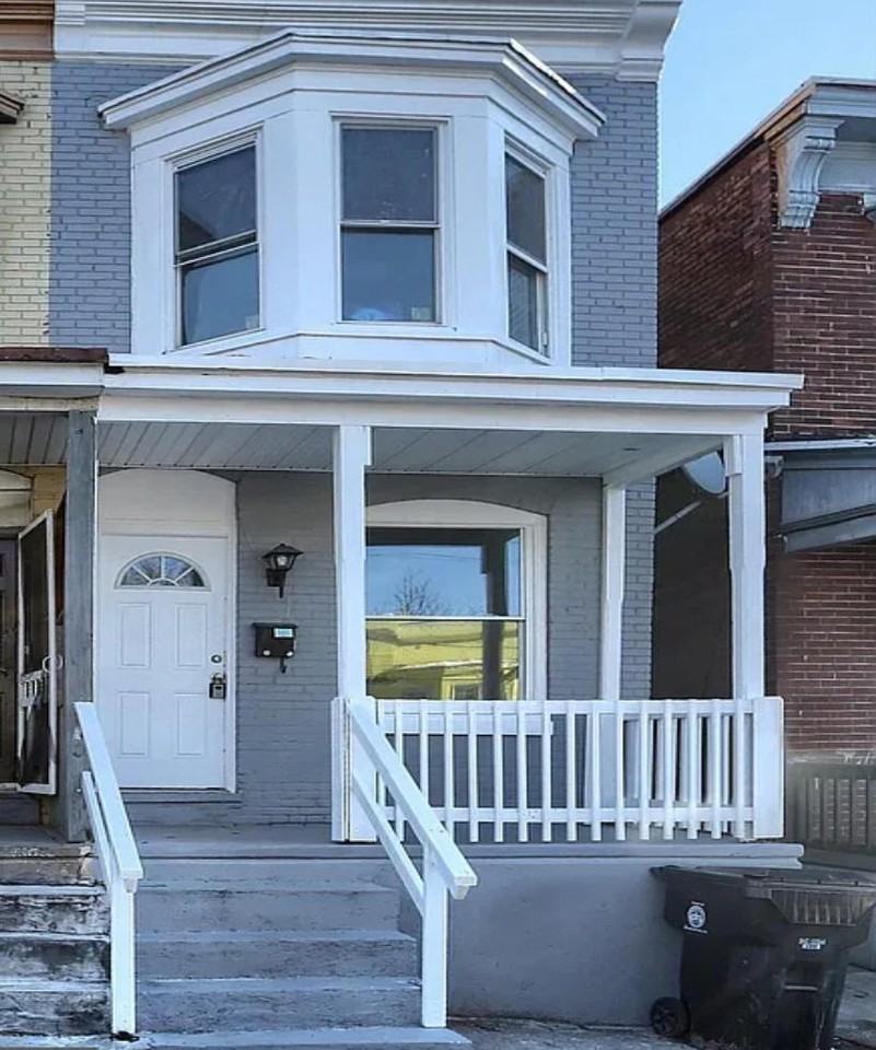 455 Crescent St - Photo 2 of 11