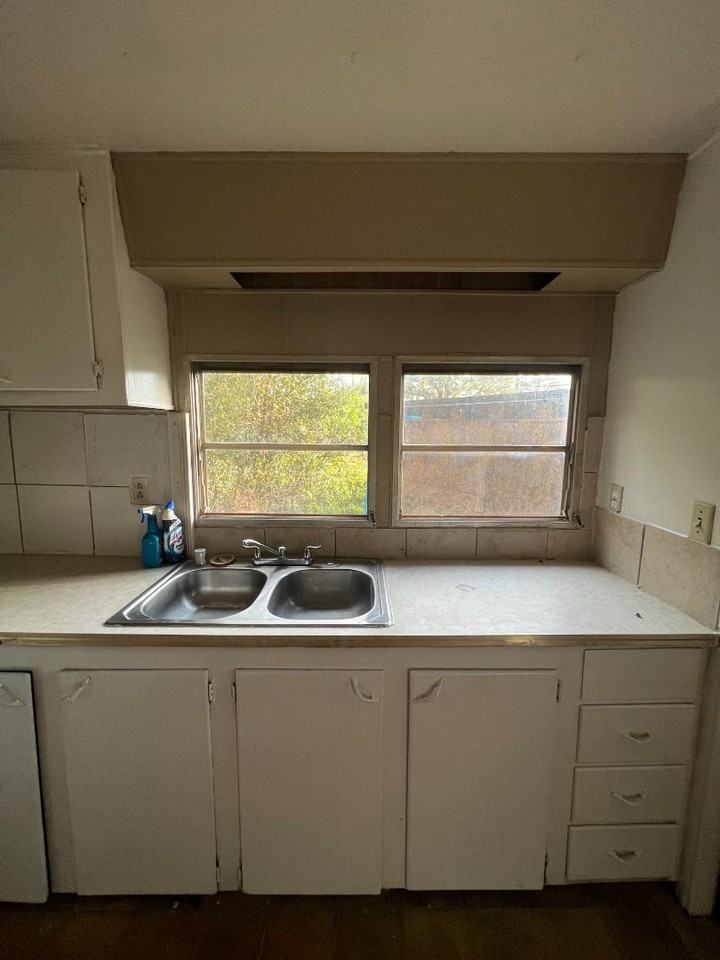 11415 Lem Turner Rd - Photo 3 of 8