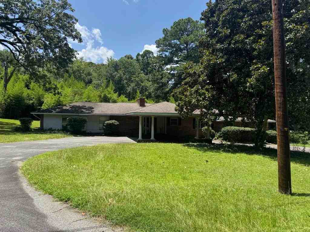 Wesley House (121 Woodland Cir) - Photo 2 of 10