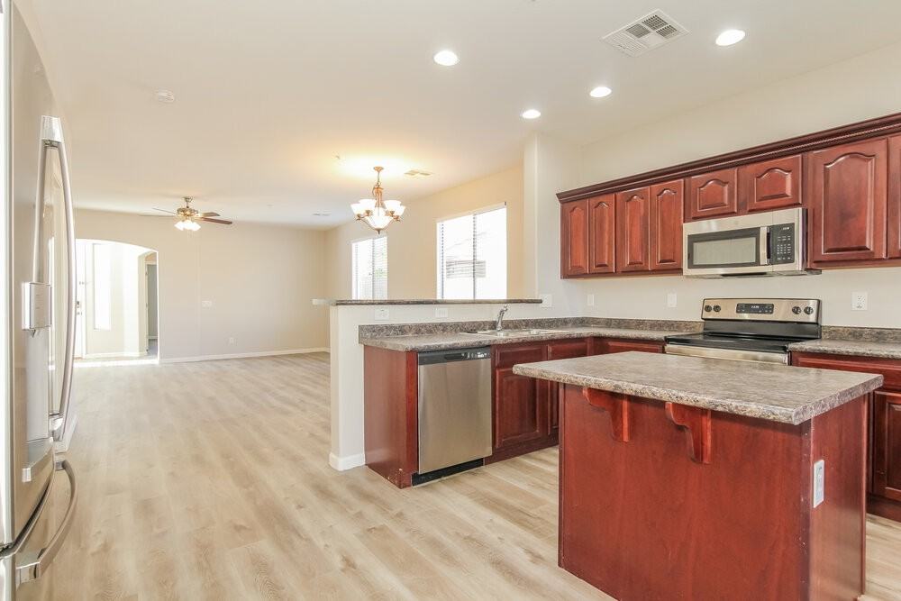 30999 N 127th Ave - Photo 5 of 16