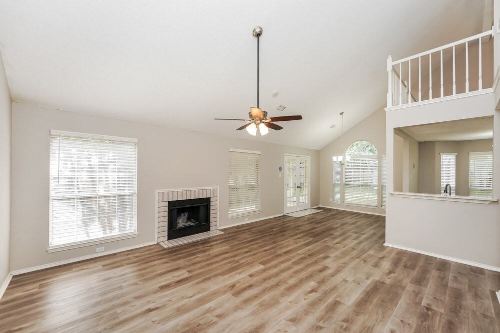 809 Clover Hill Ln - Photo 5 of 17