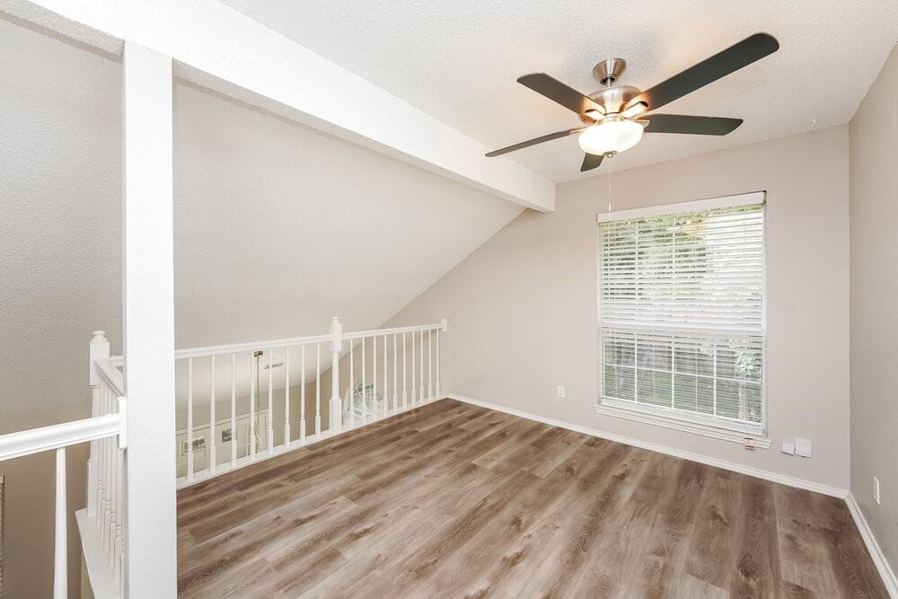 809 Clover Hill Ln - Photo 7 of 17