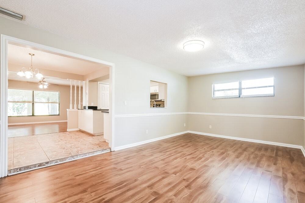 8318 Mattituck Cir - Photo 7 of 16