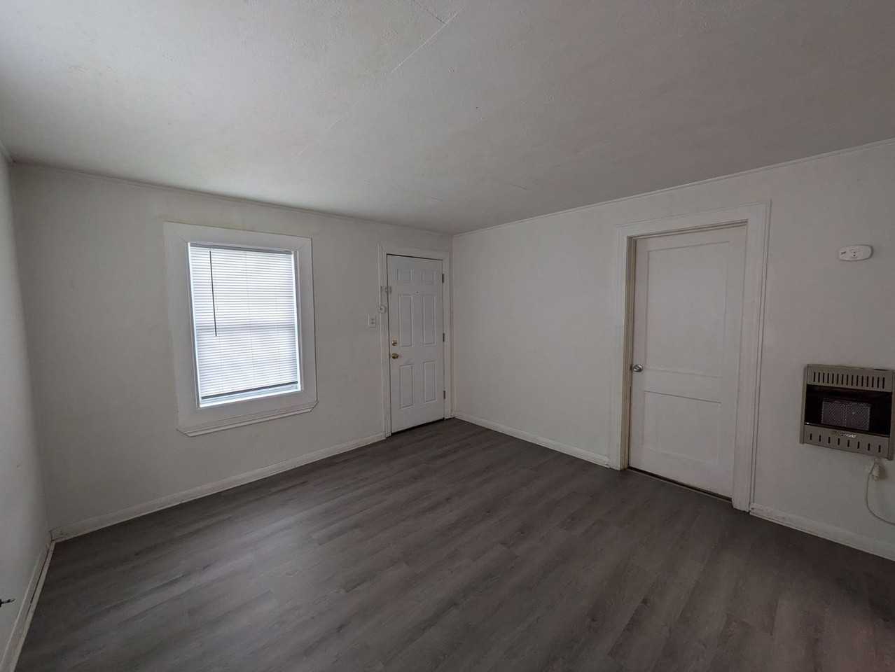 1223 Long St - Photo 3 of 9