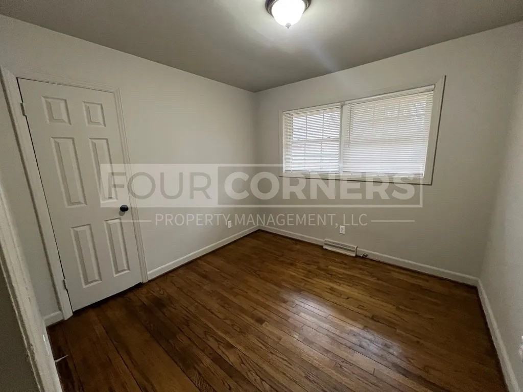 3301 Beck St - Photo 5 of 16