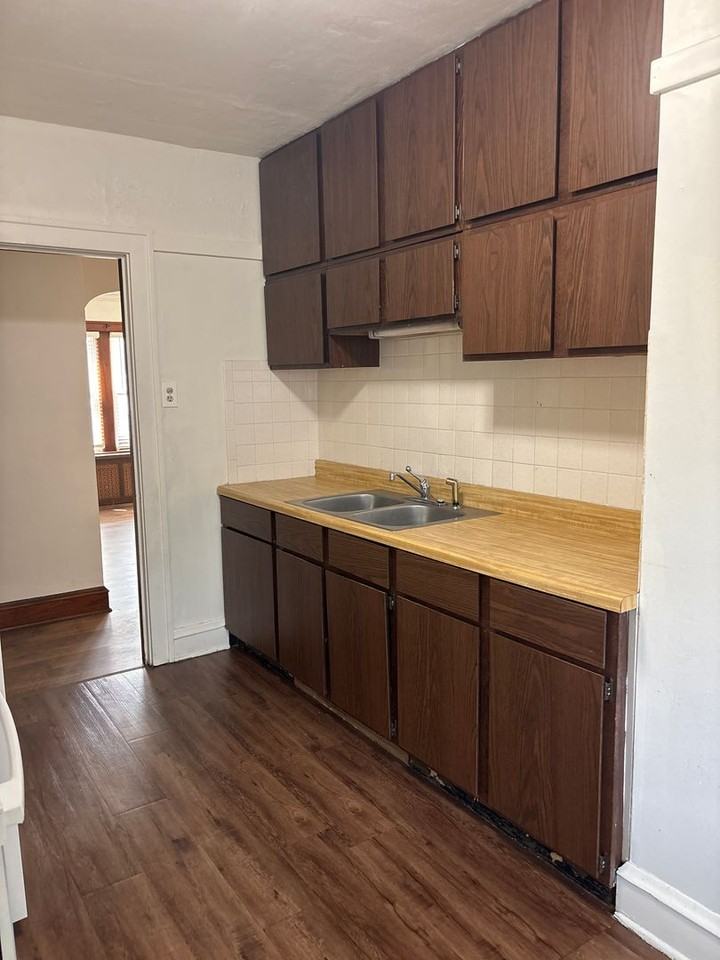 BHT Investments- 3066 - Photo 6 of 12