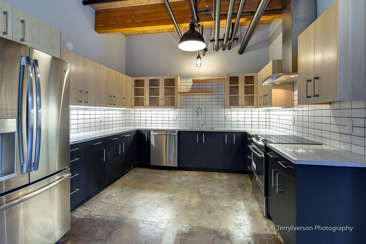 1133 Nw Wall St #230 - Photo 7 of 14
