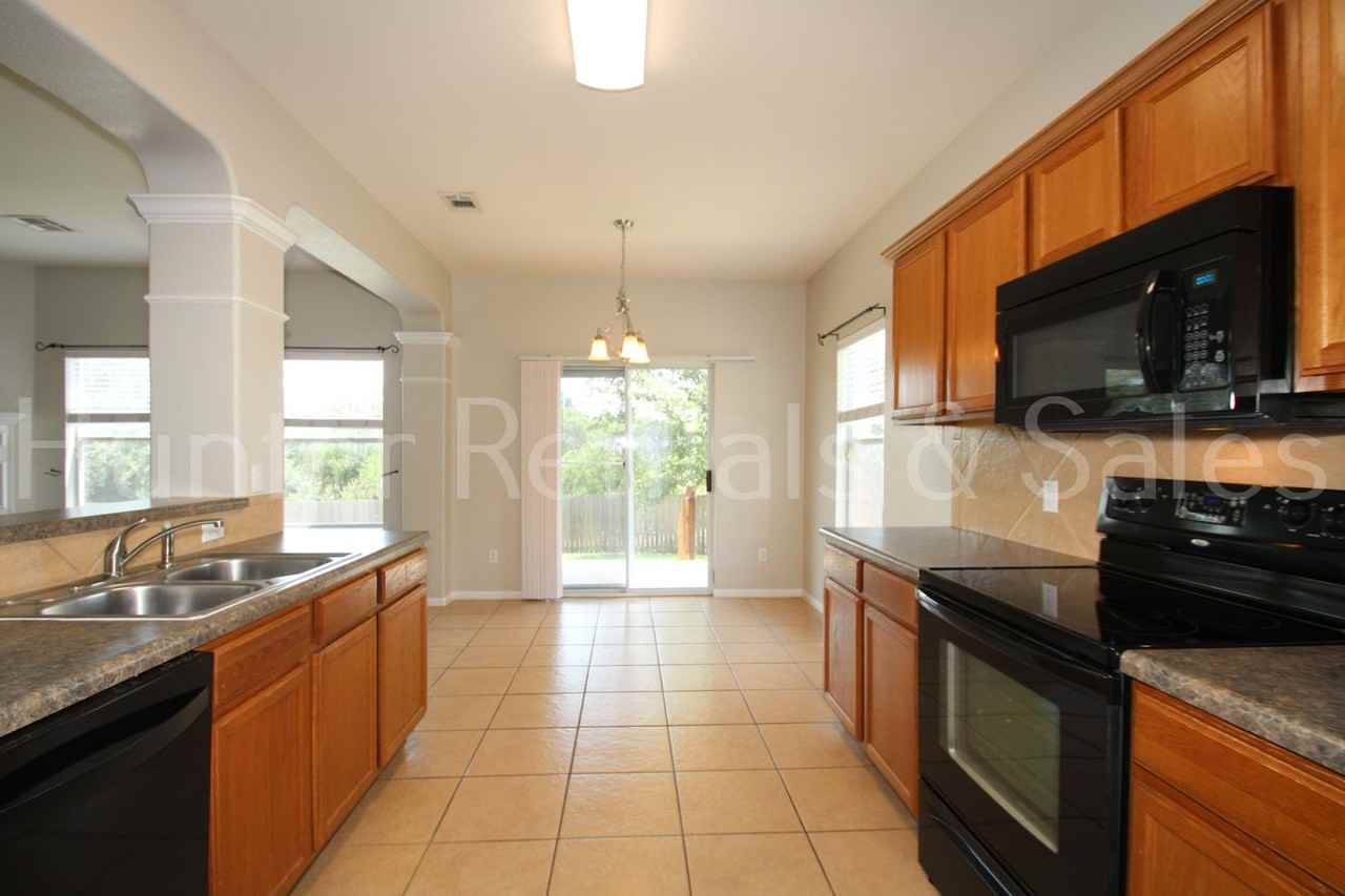 433 W Iowa Dr - Photo 7 of 36