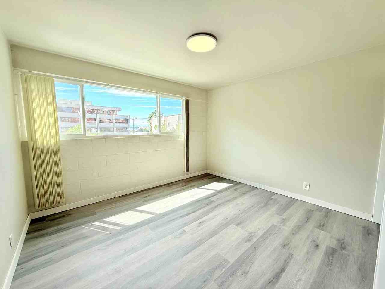 Queen Villa Apartments - Photo 7 of 12
