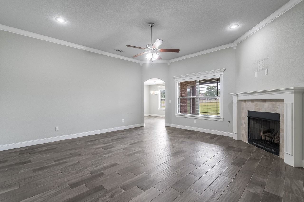457 Harper Dr - Photo 3 of 22