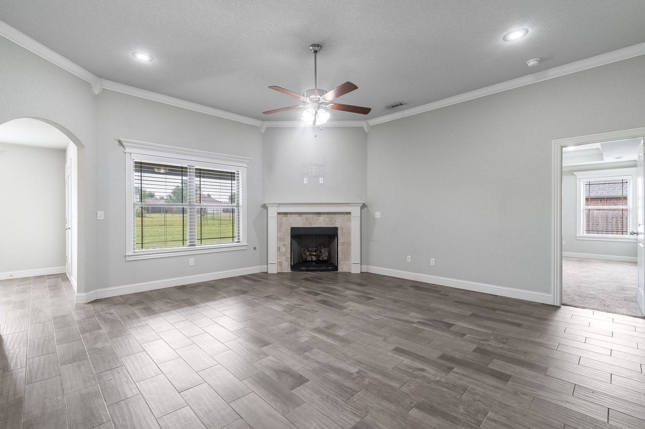 457 Harper Dr - Photo 4 of 22