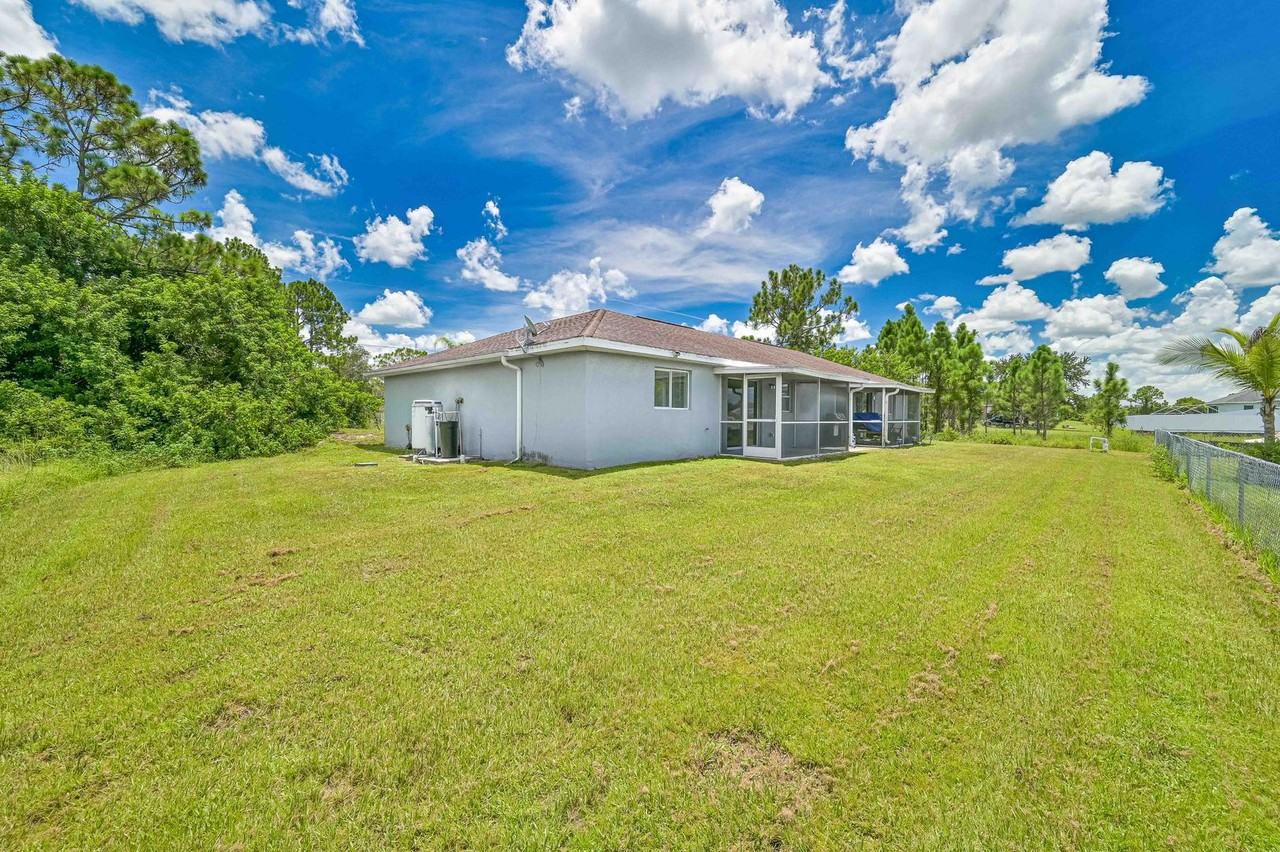 1252 Best Ave - Photo 2 of 20