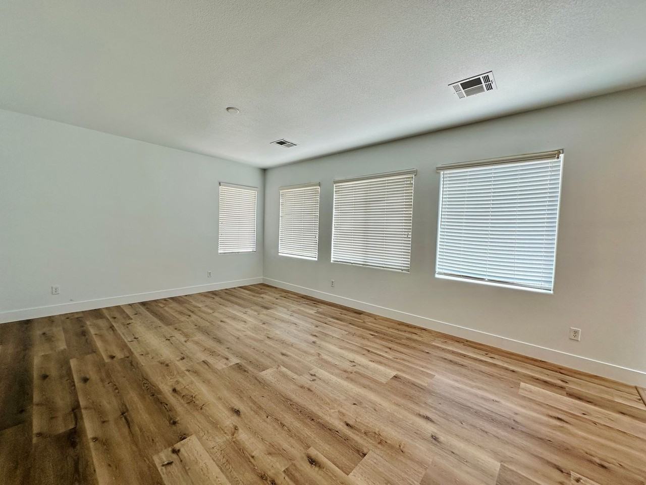 8068 Severn Valley St - Photo 3 of 29