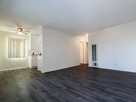 LB2284 - Photo 1 of 1