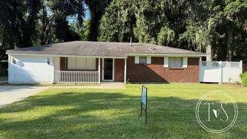 featured image of 1617 E 59th St