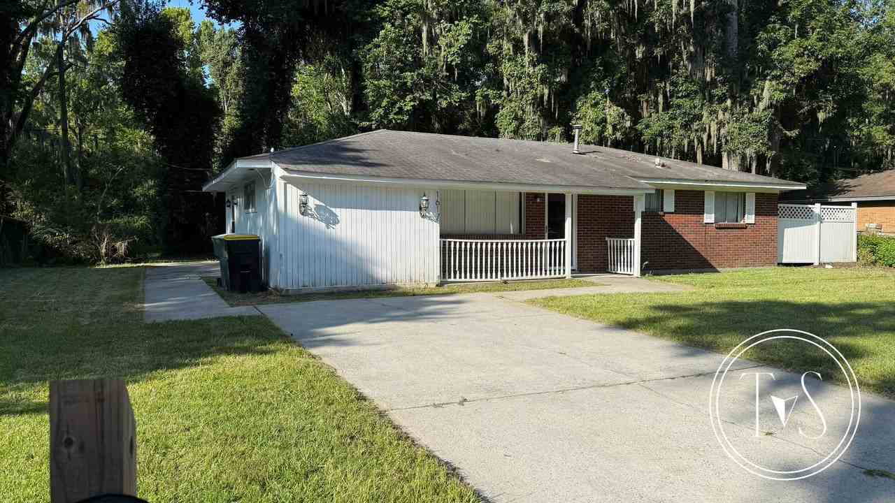 1617 E 59th St - Photo 2 of 26