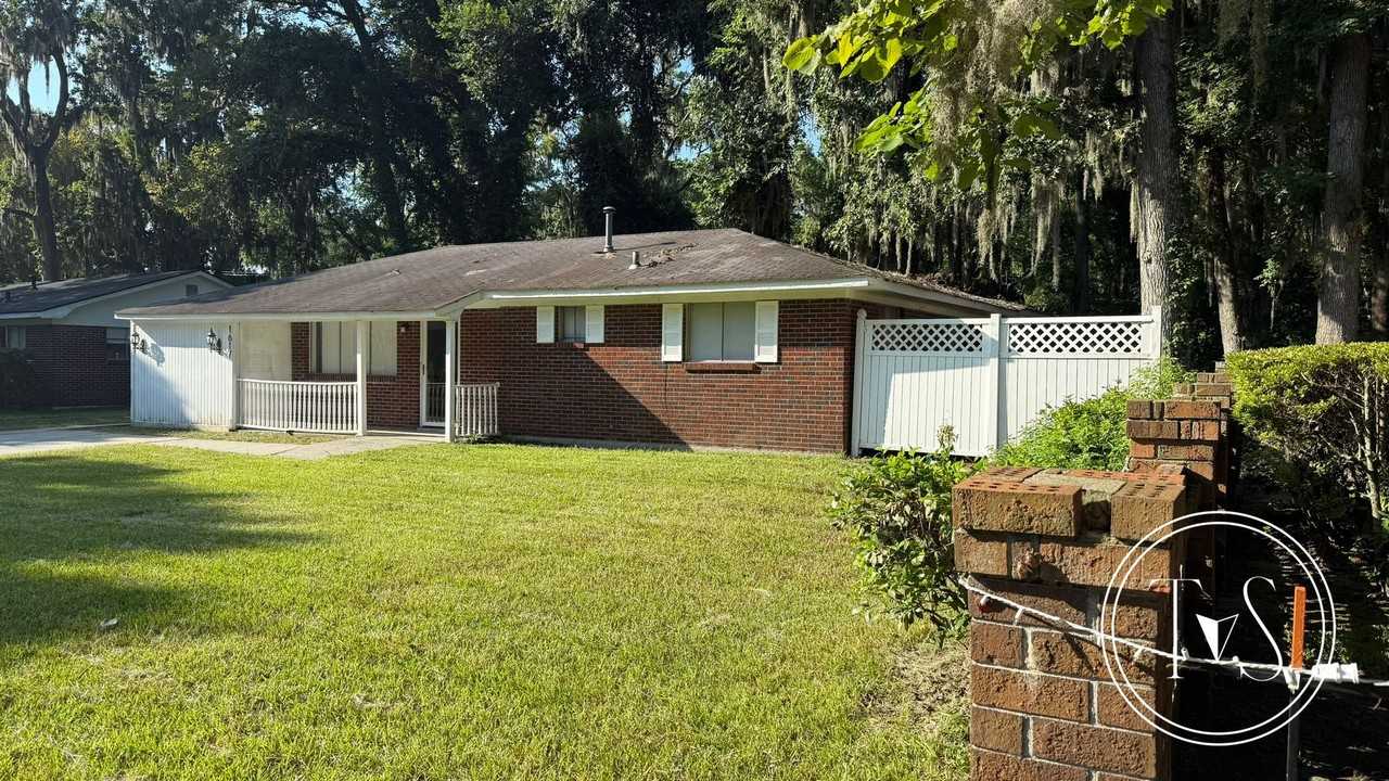 1617 E 59th St - Photo 3 of 26