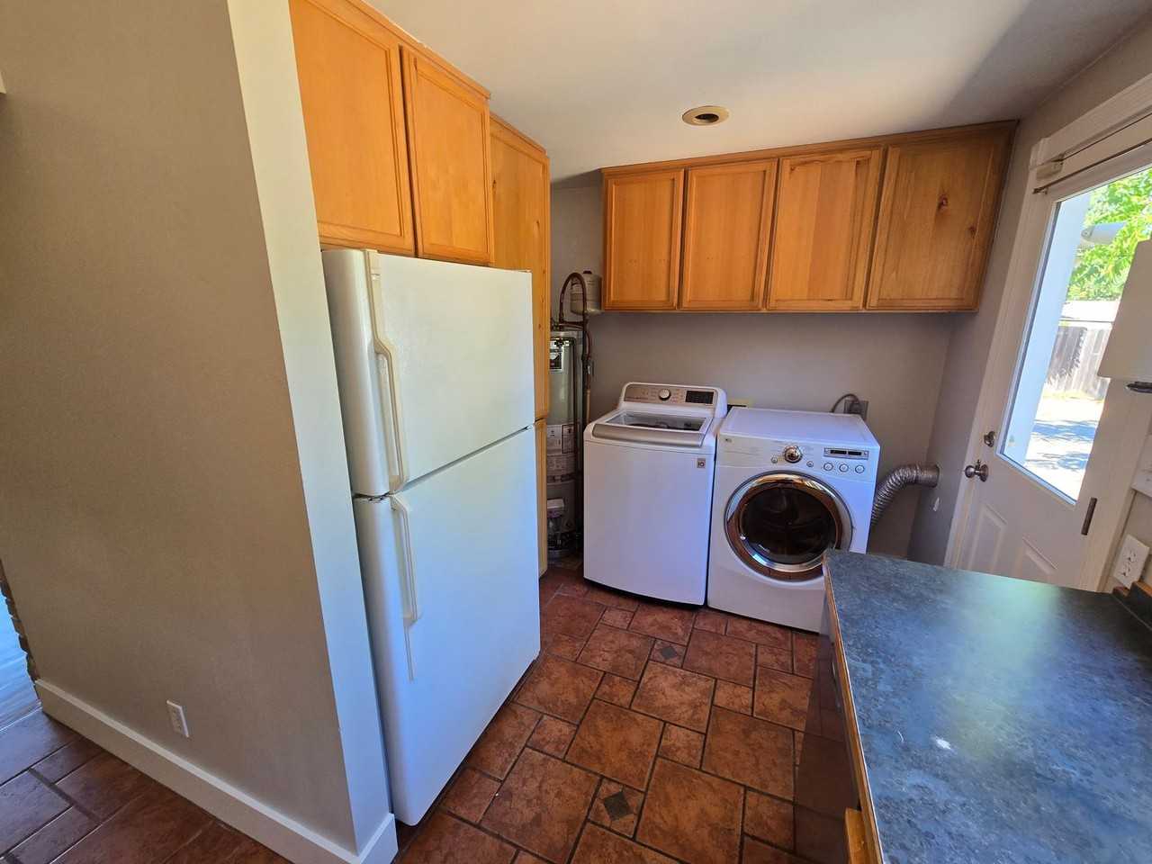 15502 9th Ave Ne - Photo 5 of 16