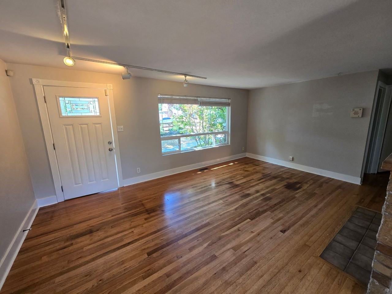 15502 9th Ave Ne - Photo 6 of 16