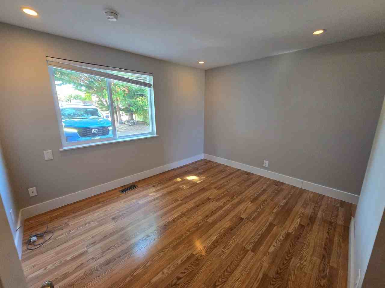 15502 9th Ave Ne - Photo 7 of 16