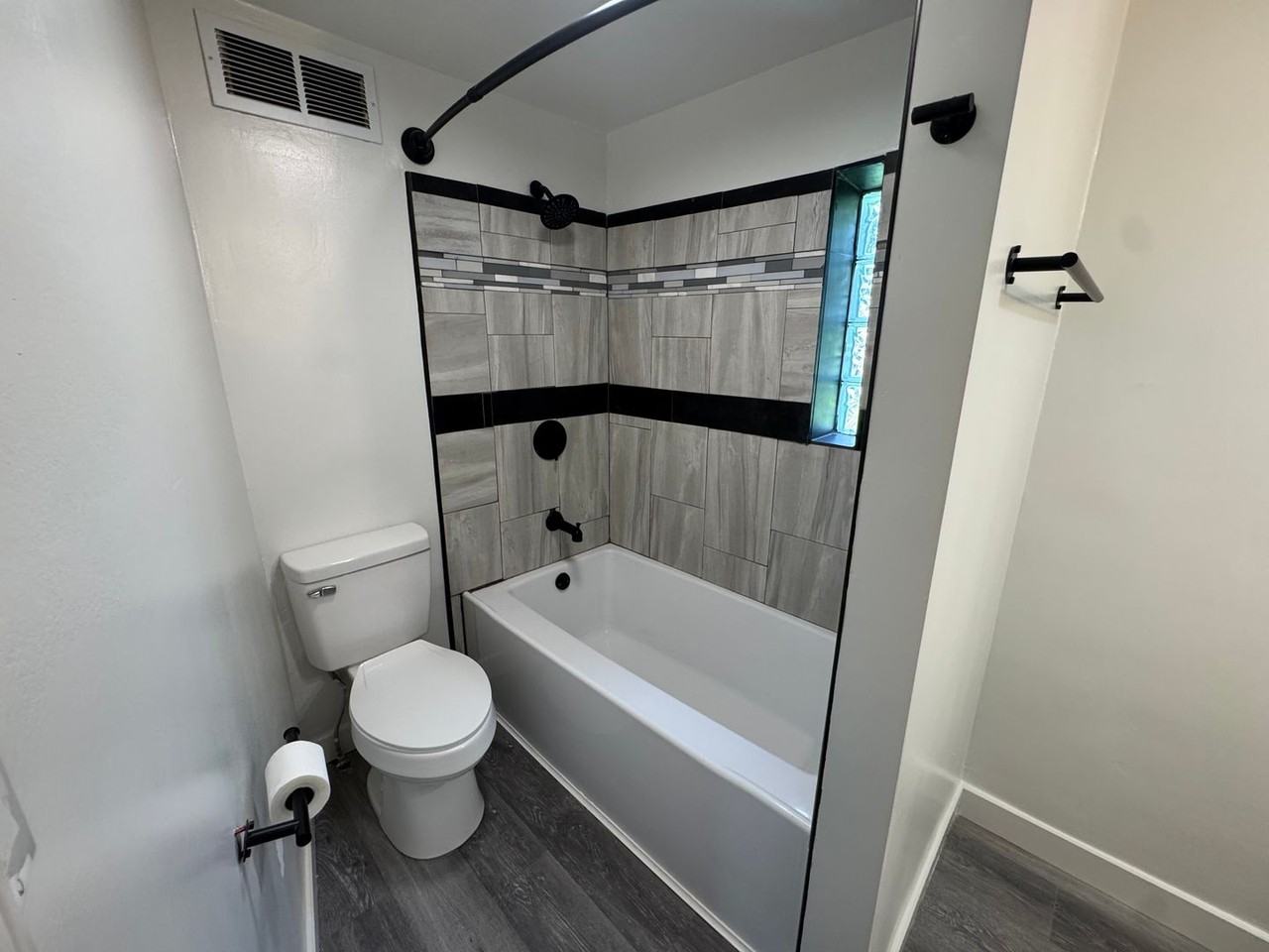 1608 36th Ave - Photo 2 of 16