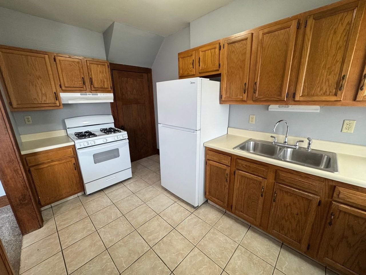 404 15th Ave - Photo 2 of 23