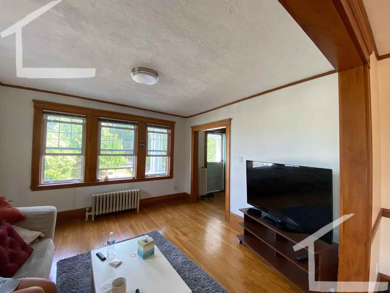 12 Lyne Rd - Photo 2 of 10