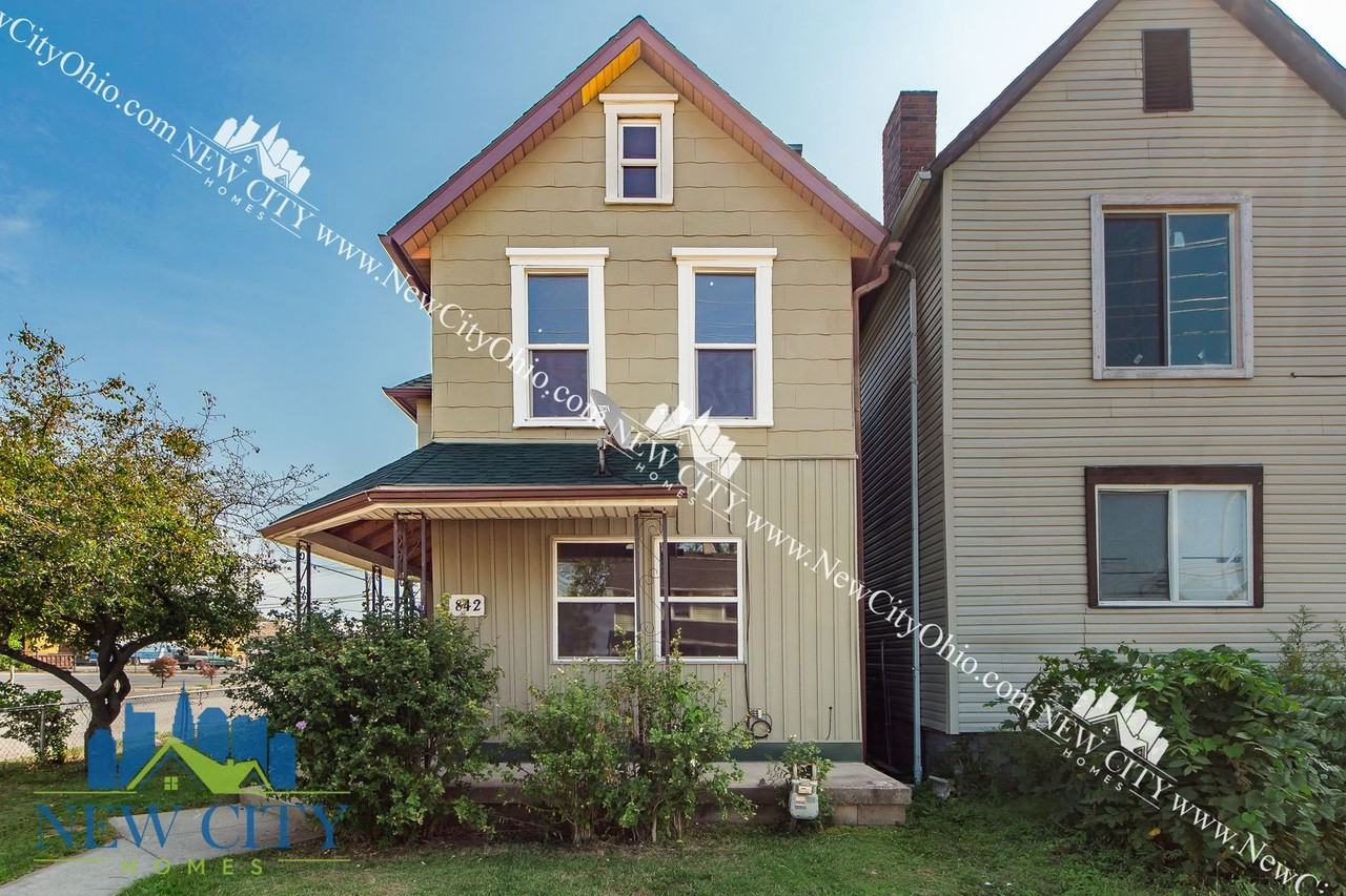 842 Saint Clair Ave - Photo 2 of 32