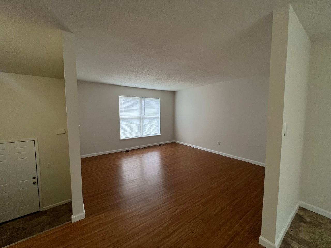 312 Rugby Ct - Photo 4 of 20