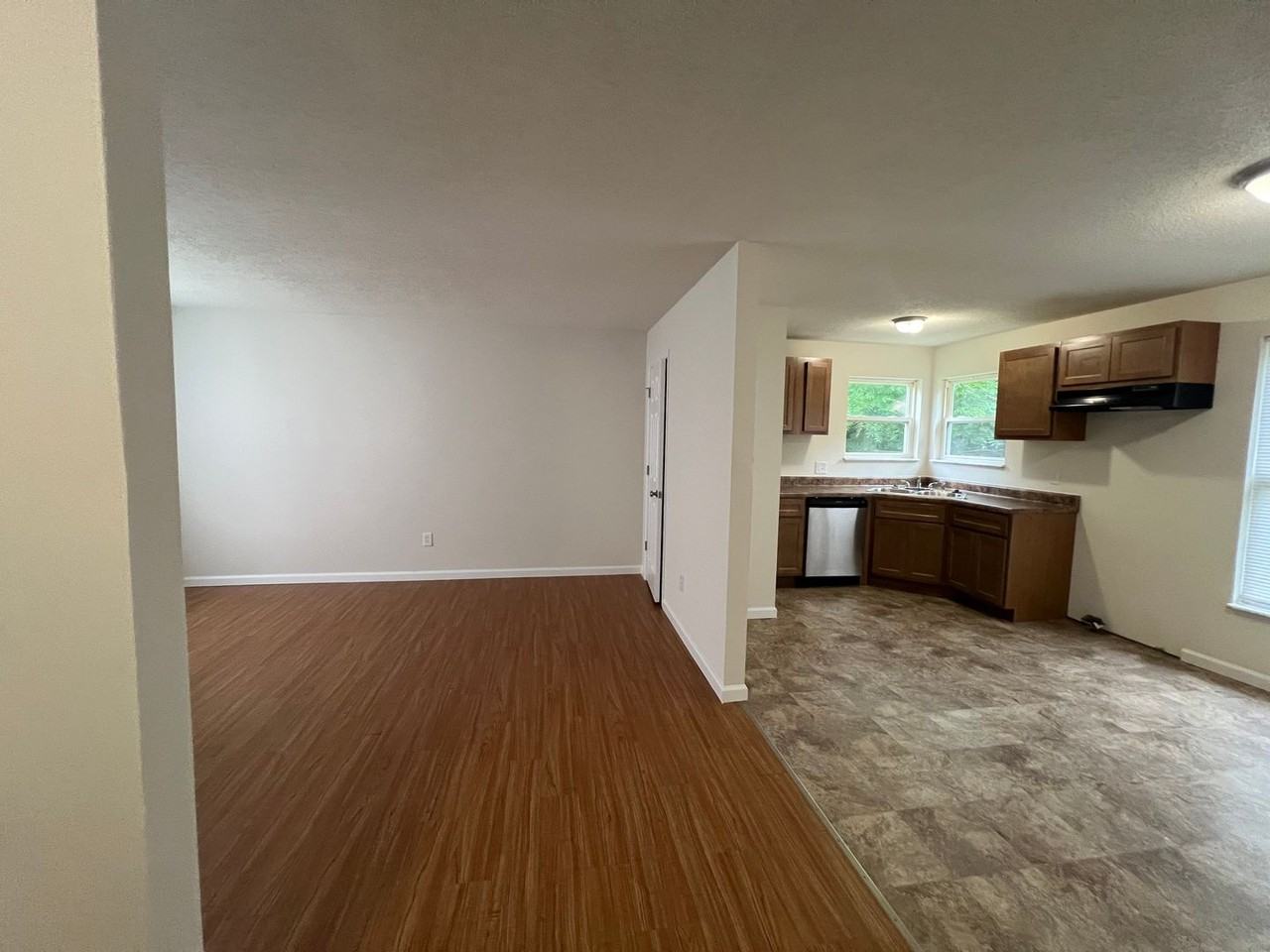 312 Rugby Ct - Photo 5 of 20
