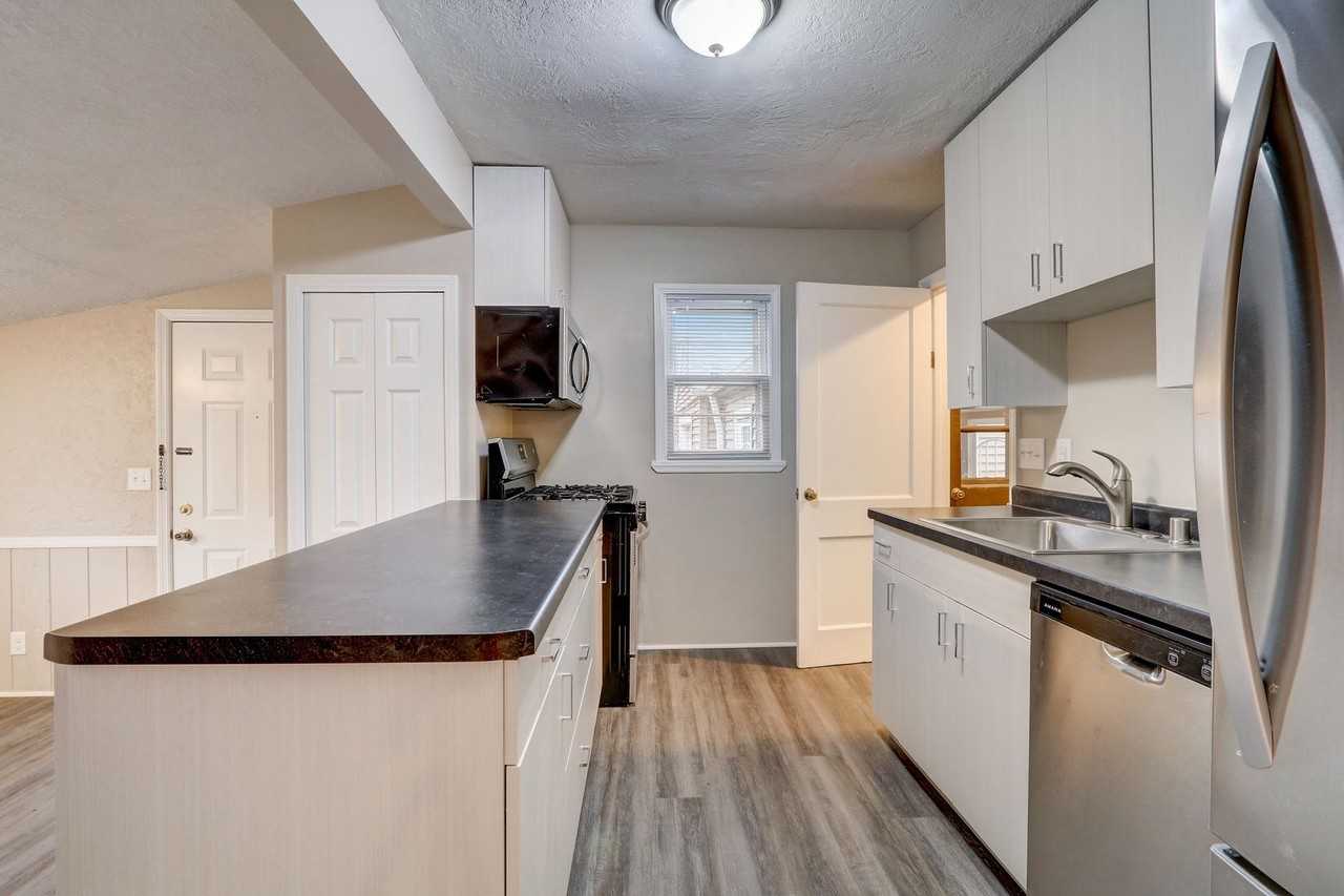 7310 N Granville Rd - Photo 2 of 23