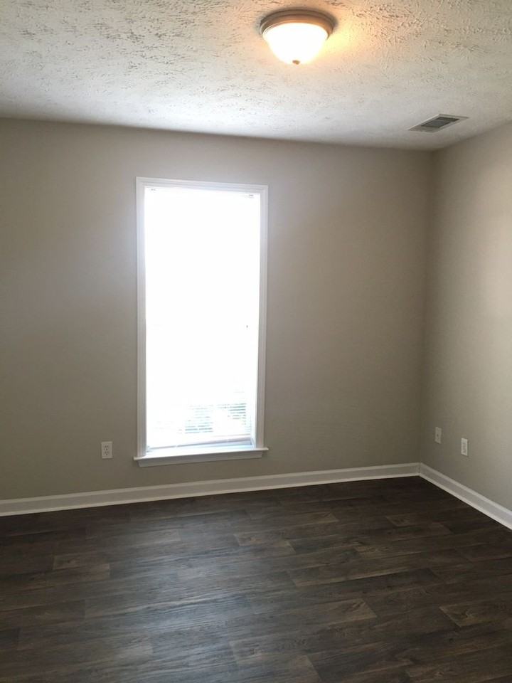 146 Augustus Cv - Photo 2 of 29