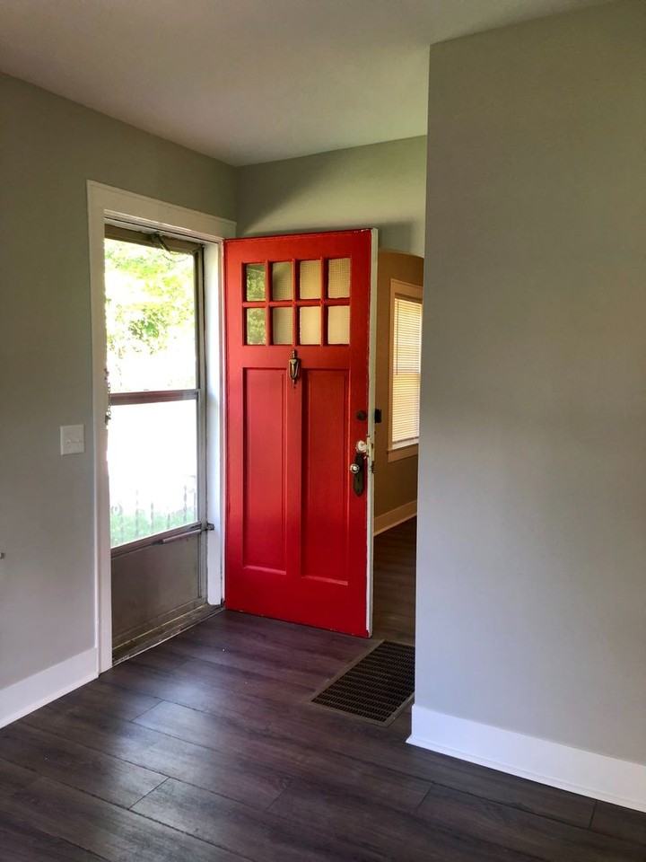 212 Lanier Dr - Photo 2 of 17