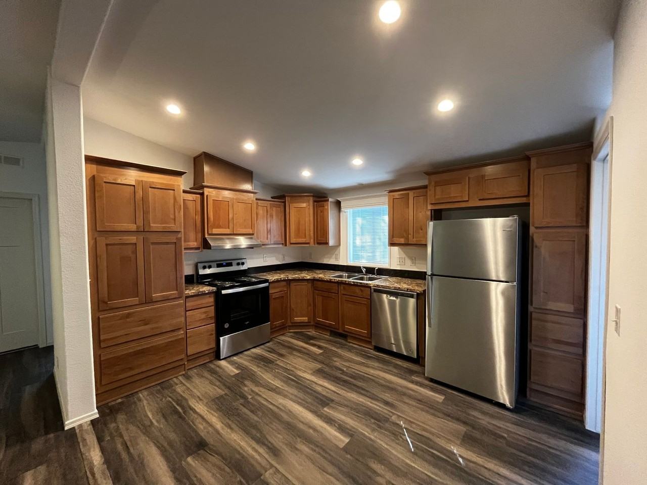 11211 Se 226th St - Photo 3 of 13