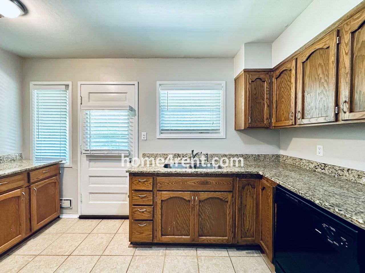 7832 Rosewood Ln - Photo 7 of 32