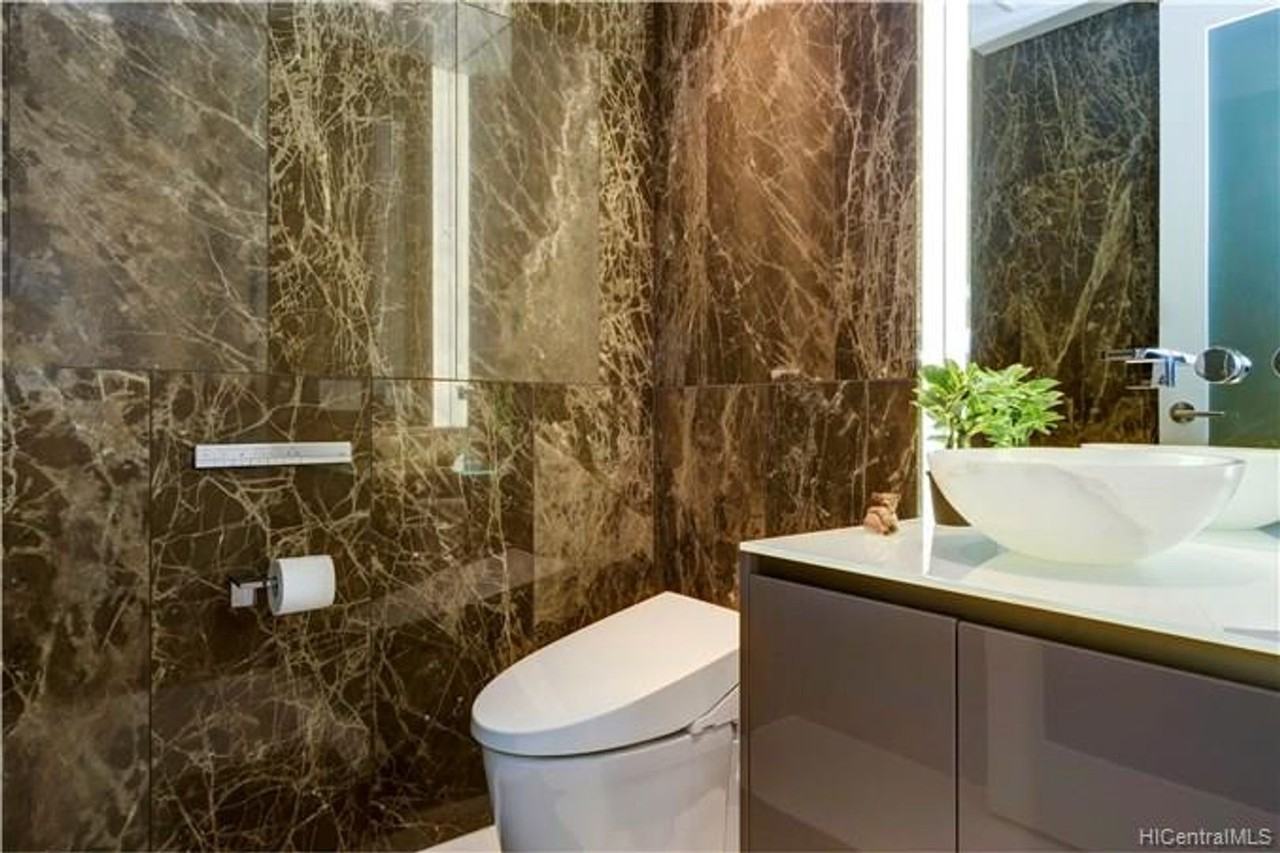 1118 Ala Moana Blvd #1102 - Photo 5 of 20