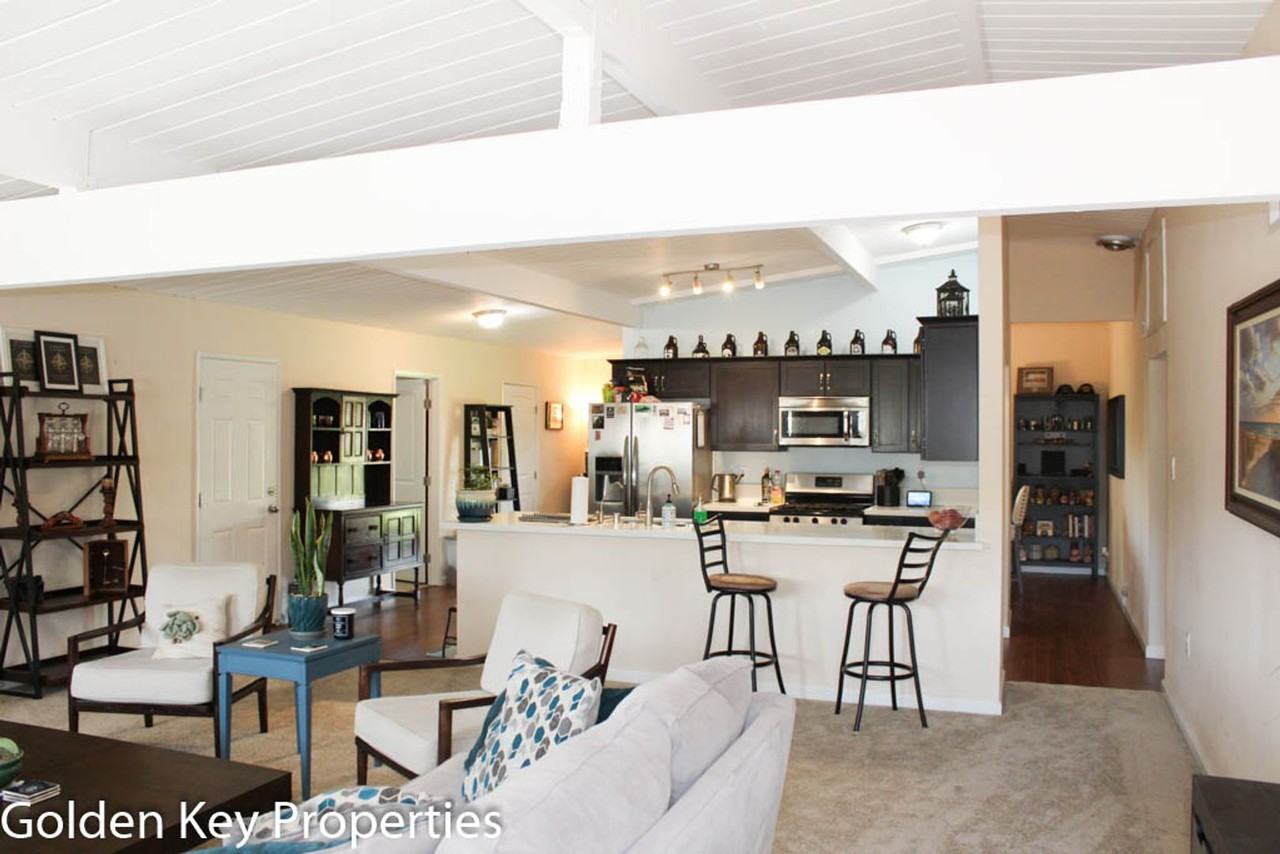 3338 Tropicana Dr - Photo 3 of 12