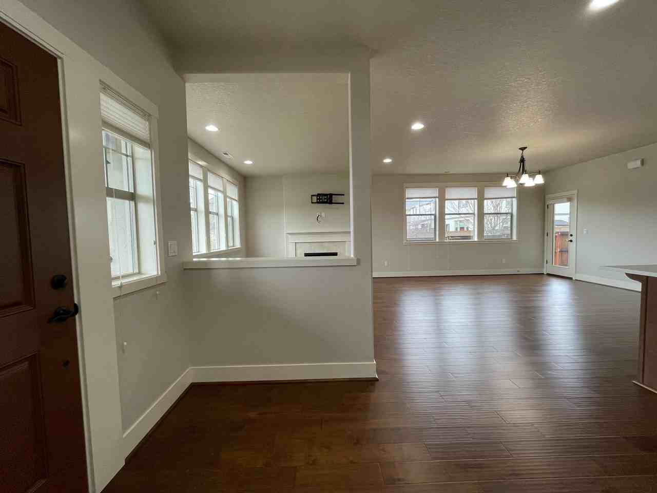 10210 Nw Kaye Way - Photo 3 of 44