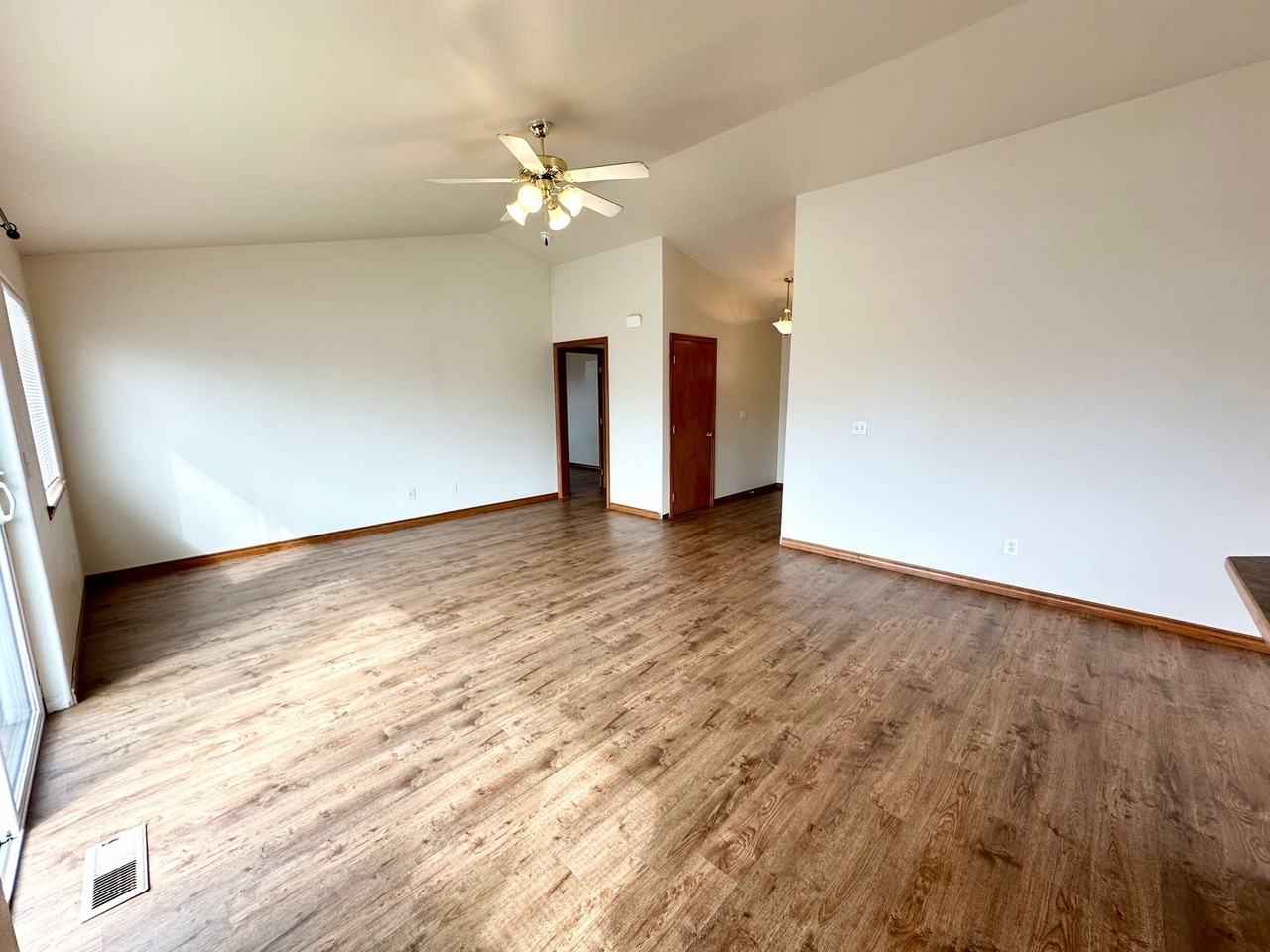 112 Joanna Place - Photo 6 of 29