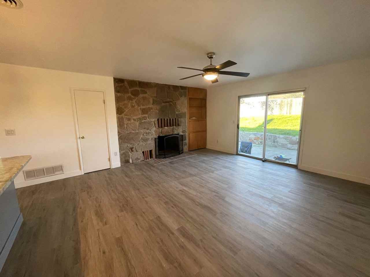 211 Fargo Way - Photo 3 of 14