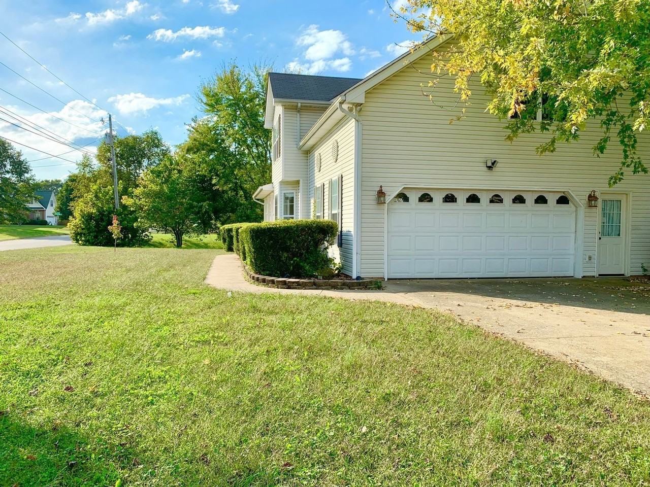 2553 Emerald Ct - Photo 3 of 50