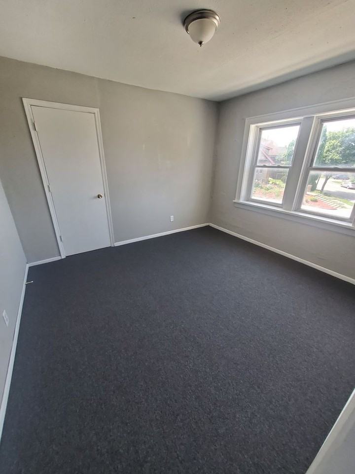 2214-2220 W Hopkins St. (8 Unit) - Photo 3 of 16